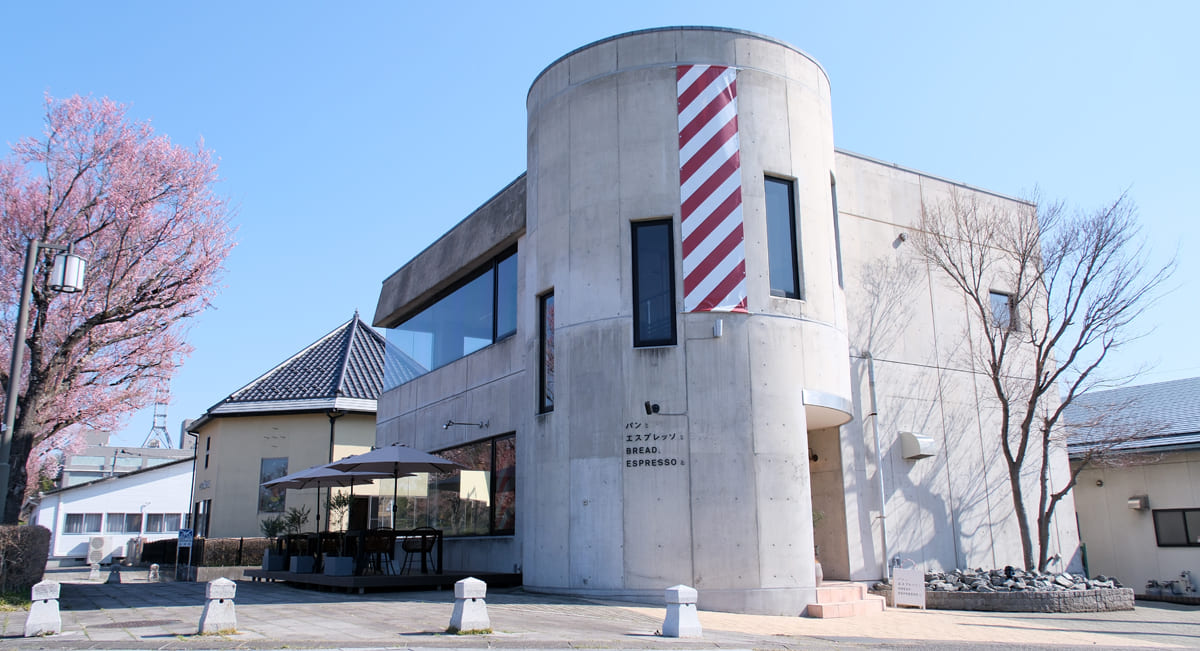 福島・白河のカフェ「パンとエスプレッソと小峰城」の外観