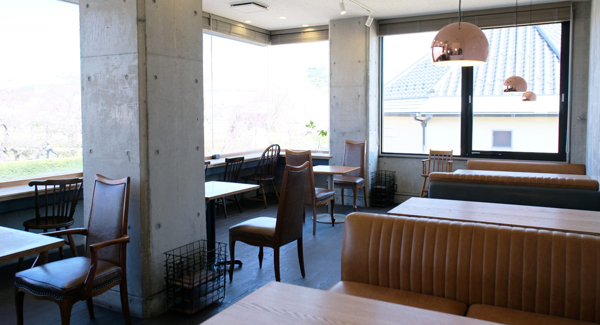 福島・白河のカフェ「パンとエスプレッソと小峰城」の内観