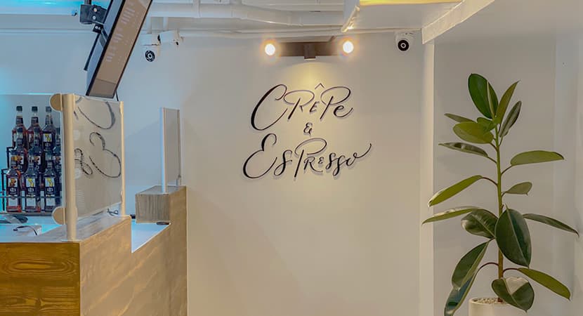 CREPE , ESPRESSO AND SHIBIREの内観