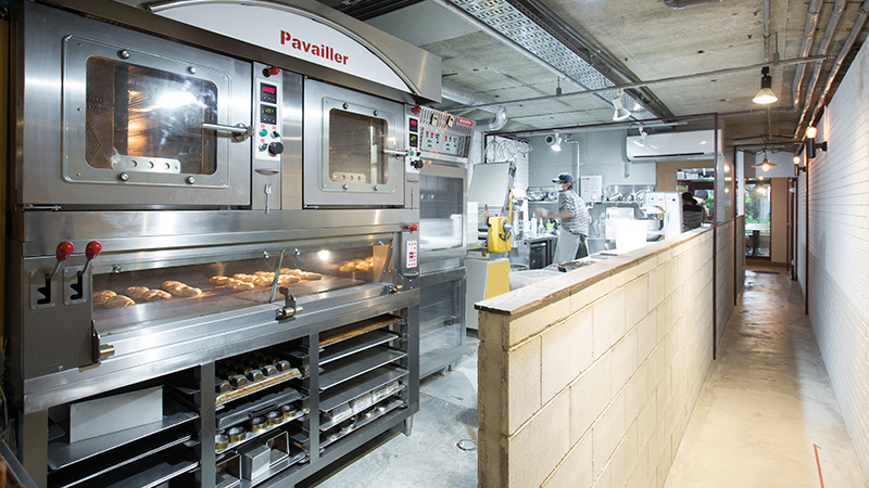 大阪・京町堀のカフェ パンとエスプレッソとUTSUBO FACTORYの焼きたてパン