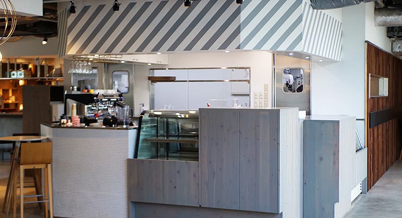 湘南・藤沢の和レ和レ和 湘南食堂の店内1